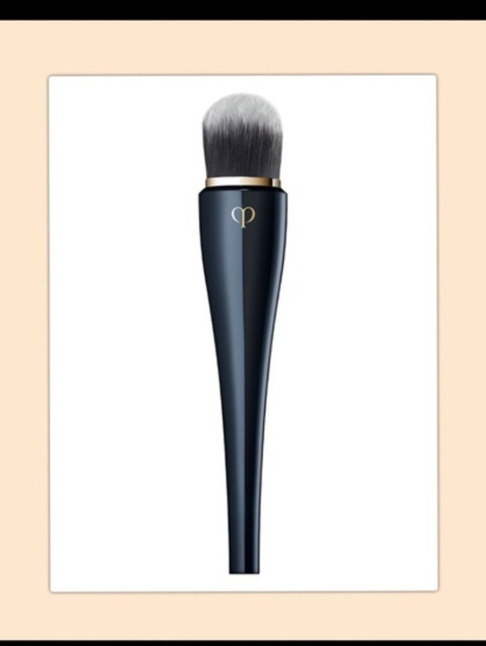 Cle de Peau Light Coverage Foundation brush